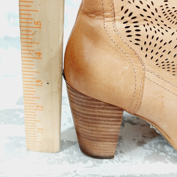 UGG Thames Tan Brown Leather Almond Toe Fold Over Lasercut Heeled Boots i420 - Picture 7 of 12